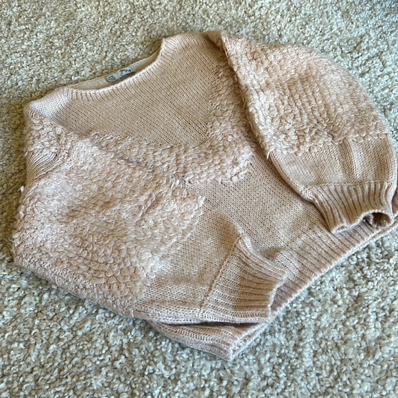 Soft pink winter pull over with intricate knitted detail. - Picture 2 of 7